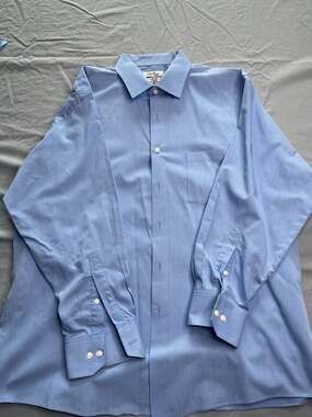 Van Heusen Originals Regular Fit Blue Pinstripe Dress Shirt Size 17-17.5 32/33